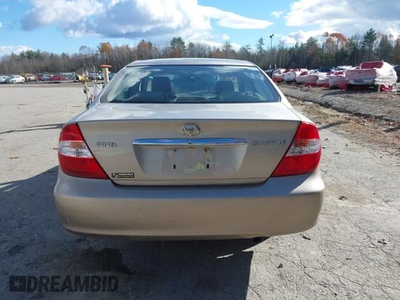 ✅ 2004 Toyota Camry LE • VIN: 4T1BE32K14U862616 • Lot: 43631081. Wystawiony na IAAI z przebiegiem 206 753 mil. Bezpłatny archiwum sprzedaży aukcyjnych z USA i szczegółowy raport historii pojazdu na DreamBid. Zdjęcie 15.