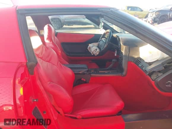 1995 Chevrolet Corvette z VIN 1G1YY22P4S5115975, wystawiony jako IAAI lot #43364512 z przebiegiem 150 676 mil mil oraz . Historia ofert i sprzedaży dostępna na DreamBid. Obrazek 5.