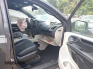 ✅ 2019 Dodge Grand Caravan SXT • VIN: 2C4RDGCG8KR770629 • Лот: 42570316. Опубликован ранее на IAAI с пробегом 49 045 миль. Бесплатный доступ к архиву аукционных продаж из США и подробный отчёт об истории автомобиля на DreamBid. Изображение 5.