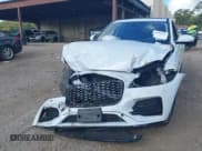 ✅ 2021 Jaguar F-Pace S • VIN: SADCJ2EU2MA666945 • Lot: 43080415. Wystawiony na IAAI z przebiegiem 63 900 mil. Bezpłatny archiwum sprzedaży aukcyjnych z USA i szczegółowy raport historii pojazdu na DreamBid. Zdjęcie 6.
