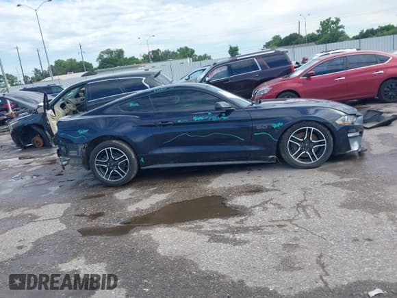 ✅ 2021 Ford Mustang GT • VIN: 1FA6P8CF1M5148371 • Lot: 42444493. Wystawiony na IAAI z przebiegiem 81 979 mil. Bezpłatny archiwum sprzedaży aukcyjnych z USA i szczegółowy raport historii pojazdu na DreamBid. Zdjęcie 12.