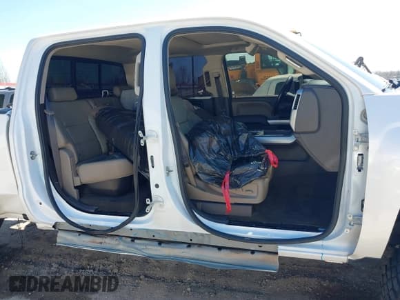 ✅ 2018 Chevrolet Silverado 1500 LTZ • VIN: 3GCUKSEJ2JG129119 • Lot: 41744772. Wystawiony na IAAI z przebiegiem 168 619 mil. Bezpłatny archiwum sprzedaży aukcyjnych z USA i szczegółowy raport historii pojazdu na DreamBid. Zdjęcie 14.