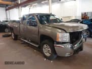 ✅ 2008 Chevrolet Silverado 2500HD 1LT • VIN: 1GCHK29698E176379 • Lot: 41808600. Wystawiony na IAAI z przebiegiem 182 610 mil. Bezpłatny archiwum sprzedaży aukcyjnych z USA i szczegółowy raport historii pojazdu na DreamBid. Zdjęcie 1.