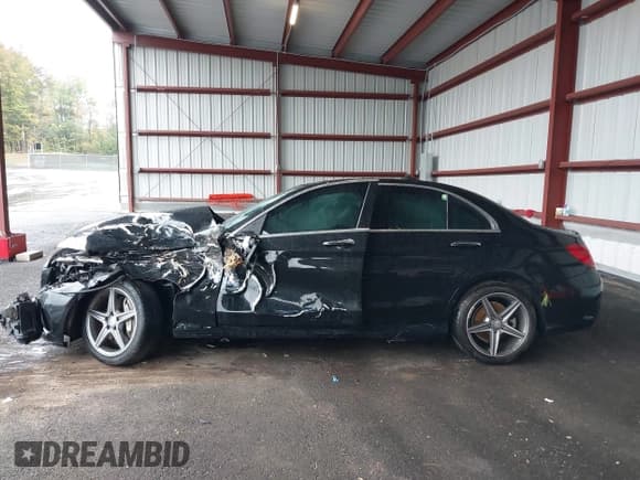 ✅ 2015 Mercedes-Benz C 300 Luxury • VIN: 55SWF4KB3FU033176 • Lot: 43302352. Listed on IAAI with Not provided. Free auction sales archive from the USA and detailed vehicle history report at DreamBid. Image 13.