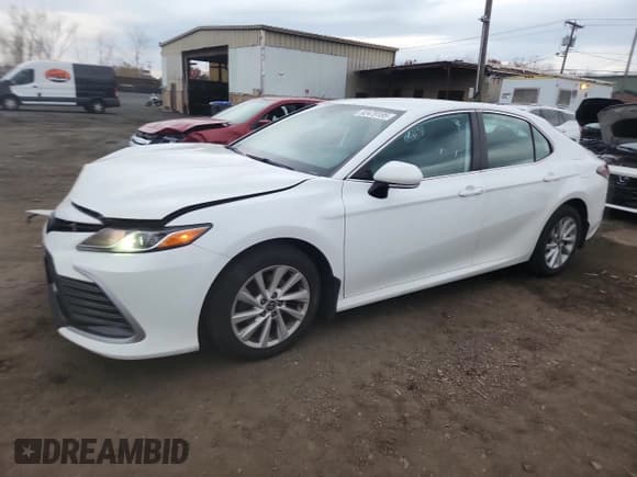 ✅ 2021 Toyota Camry LE • VIN: 4T1R11BK1MU039683 • Lot: 92479185. Listed on Copart with 220,933 mi. Free auction sales archive from the USA and detailed vehicle history report at DreamBid. Image 1.