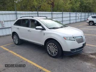 ✅ 2011 Lincoln MKX • VIN: 2LMDJ8JK4BBJ30877 • Lot: 43438067. Wystawiony na IAAI z przebiegiem 196 195 mil. Bezpłatny archiwum sprzedaży aukcyjnych z USA i szczegółowy raport historii pojazdu na DreamBid. Zdjęcie 1.