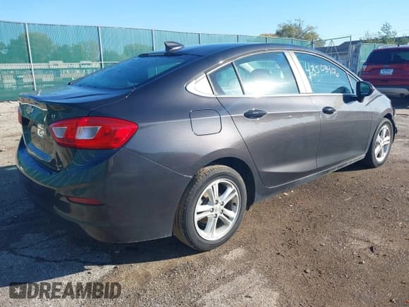 ✅ 2017 Chevrolet Cruze LT • VIN: 1G1BE5SM7H7139223 • Lot: 43503406. Listed on IAAI with 88,487 mi. Free auction sales archive from the USA and detailed vehicle history report at DreamBid. Image 4.