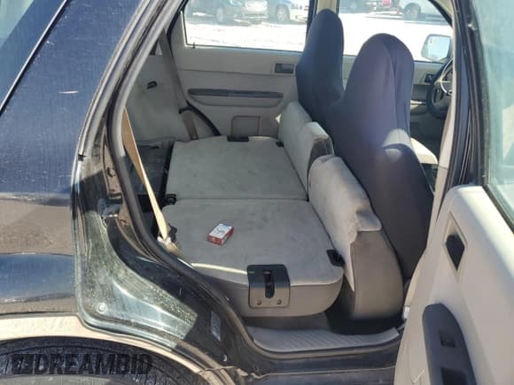 ✅ 2012 Ford Escape XLS • VIN: 1FMCU0C72CKB37116 • Lot: 81592555. Wystawiony na Copart z przebiegiem Nie podano. Bezpłatny archiwum sprzedaży aukcyjnych z USA i szczegółowy raport historii pojazdu na DreamBid. Zdjęcie 11.