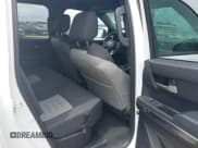 ✅ 2025 Toyota Tacoma SR • VIN: 3TYLB5JN4ST063931 • Лот: 42525758. Опубликован ранее на IAAI с пробегом 7 985 миль. Бесплатный доступ к архиву аукционных продаж из США и подробный отчёт об истории автомобиля на DreamBid. Изображение 8.