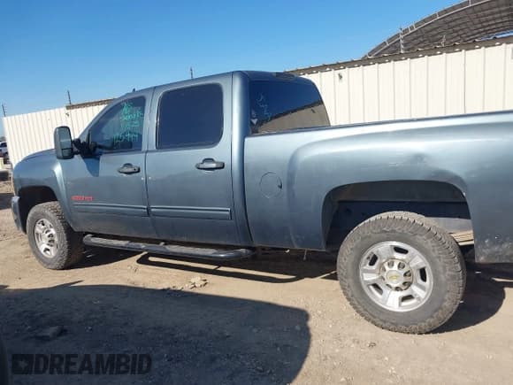 ✅ 2009 Chevrolet Silverado 2500HD LTZ • VIN: 1GCHK63K99F125974 • Лот: 43758871. Опубликован ранее на IAAI с пробегом 242 553 миль. Бесплатный доступ к архиву аукционных продаж из США и подробный отчёт об истории автомобиля на DreamBid. Изображение 14.