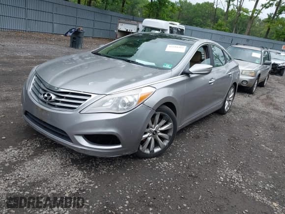 ✅ 2013 Hyundai Azera • VIN: KMHFH4JG7DA229860 • Лот: 42391312. Опубликован ранее на IAAI с пробегом 151 503 миль. Бесплатный доступ к архиву аукционных продаж из США и подробный отчёт об истории автомобиля на DreamBid. Изображение 2.