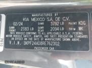 ✅ 2024 Kia Forte LXS • VIN: 3KPF24AD8RE762302 • Lot: 42116508. Wystawiony na IAAI z przebiegiem 9 563 mil. Bezpłatny archiwum sprzedaży aukcyjnych z USA i szczegółowy raport historii pojazdu na DreamBid. Zdjęcie 9.