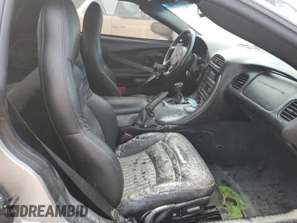 ✅ 2004 Chevrolet Corvette • VIN: 1G1YY22G045133523 • Lot: 75116004. Wystawiony na Copart z przebiegiem Nie podano mil. Skorzystaj z bezpłatnego archiwum sprzedaży aukcyjnych z USA i zobacz szczegółowy raport historii pojazdu na DreamBid. Zdjęcie 10.