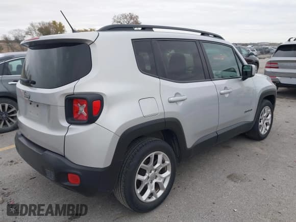 ✅ 2017 Jeep Renegade Latitude • VIN: ZACCJABB5HPF77577 • Лот: 43556264. Опубликован ранее на IAAI с пробегом 103 552 миль. Бесплатный доступ к архиву аукционных продаж из США и подробный отчёт об истории автомобиля на DreamBid. Изображение 4.