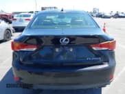 ✅ 2017 Lexus IS 200t • VIN: JTHBA1D29H5042431 • Lot: 43140388. Wystawiony na IAAI z przebiegiem 107 579 mil. Bezpłatny archiwum sprzedaży aukcyjnych z USA i szczegółowy raport historii pojazdu na DreamBid. Zdjęcie 16.