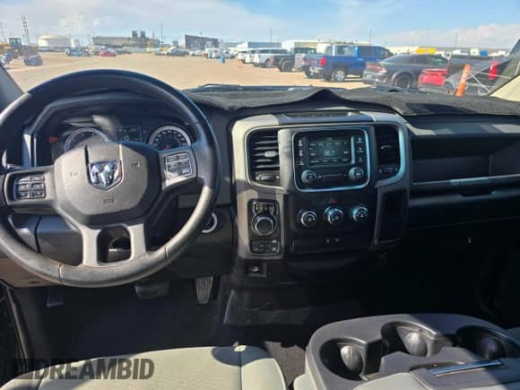 2019 Ram 1500 Express z VIN 1C6RR7FG4KS608001, wystawiony jako Copart lot #64633544 z przebiegiem 53 204 mil mil oraz Szkoda całkowita • Salvage title. Historia ofert i sprzedaży dostępna na DreamBid. Obrazek 9.