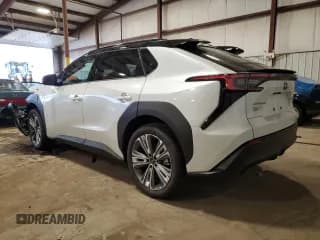 ✅ 2023 Subaru Solterra Premium • VIN: JTMABABA9PA024778 • Lot: 72051413. Wystawiony na Copart z przebiegiem Nie podano. Bezpłatny archiwum sprzedaży aukcyjnych z USA i szczegółowy raport historii pojazdu na DreamBid. Zdjęcie 2.