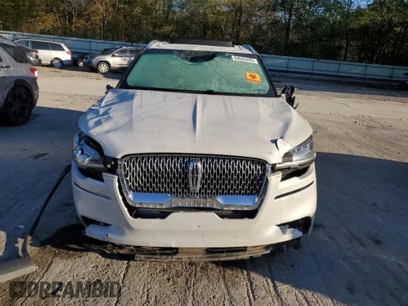 ✅ 2024 Lincoln Aviator Reserve • VIN: 5LM5J7XC9RGL01696 • Lot: 84626205. Listed on Copart with 14,780 mi. Free auction sales archive from the USA and detailed vehicle history report at DreamBid. Image 5.