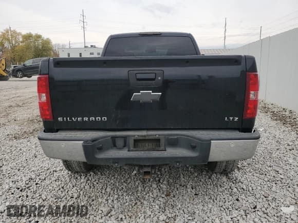 ✅ 2013 Chevrolet Silverado 1500 LTZ • VIN: 1GCRKTE75DZ299009 • Lot: 92009065. Wystawiony na Copart z przebiegiem 183 597 mil. Bezpłatny archiwum sprzedaży aukcyjnych z USA i szczegółowy raport historii pojazdu na DreamBid. Zdjęcie 6.