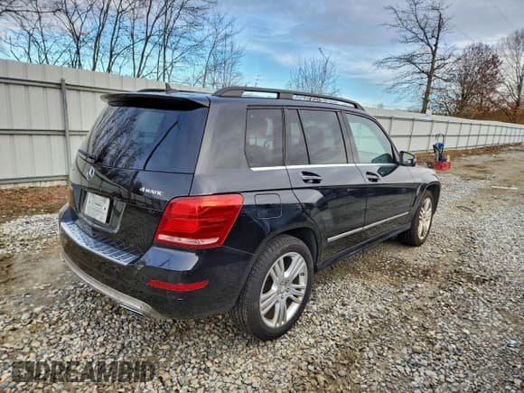 ✅ 2015 Mercedes-Benz GLK 350 • VIN: WDCGG8JB4FG364022 • Лот: 95095835. Опубликован ранее на Copart с пробегом 141 796 миль. Бесплатный доступ к архиву аукционных продаж из США и подробный отчёт об истории автомобиля на DreamBid. Изображение 3.