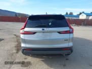 ✅ 2023 Honda CR-V Sport • VIN: 7FARS6H57PE023781 • Lot: 41829582. Wystawiony na IAAI z przebiegiem 9 651 mil. Bezpłatny archiwum sprzedaży aukcyjnych z USA i szczegółowy raport historii pojazdu na DreamBid. Zdjęcie 17.