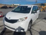 ✅ 2012 Toyota Sienna • VIN: 5TDZK3DC2CS218434 • Лот: 43785927. Опубликован ранее на IAAI с пробегом 405 777 миль. Бесплатный доступ к архиву аукционных продаж из США и подробный отчёт об истории автомобиля на DreamBid. Изображение 22.