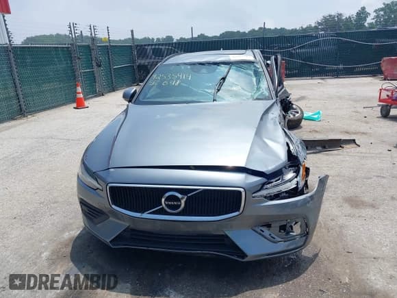 ✅ 2020 Volvo V60 Momentum • VIN: YV1102EK3L2382229 • Lot: 42535414. Wystawiony na IAAI z przebiegiem 48 803 mil. Bezpłatny archiwum sprzedaży aukcyjnych z USA i szczegółowy raport historii pojazdu na DreamBid. Zdjęcie 13.