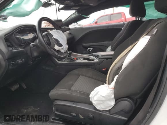 ✅ 2022 Dodge Challenger SXT • VIN: 2C3CDZAG2NH199867 • Lot: 80801653. Wystawiony na Copart z przebiegiem Nie podano. Bezpłatny archiwum sprzedaży aukcyjnych z USA i szczegółowy raport historii pojazdu na DreamBid. Zdjęcie 10.