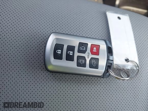 ✅ 2017 Toyota Sienna XLE • VIN: 5TDDZ3DC7HS168871 • Лот: 42921933. Опубликован ранее на IAAI с пробегом 57 584 миль. Бесплатный доступ к архиву аукционных продаж из США и подробный отчёт об истории автомобиля на DreamBid. Изображение 11.