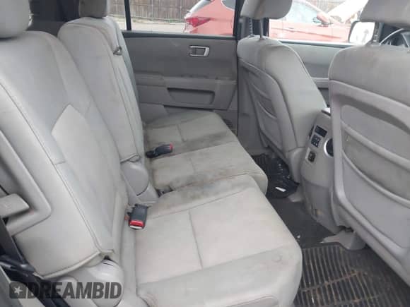 2010 Honda Pilot LX with VIN 5FNYF4H25AB006300, listed as a IAAI auction lot 42836359 with 205,176 mi miles and . Bid and sale history available at DreamBid. Image 8.