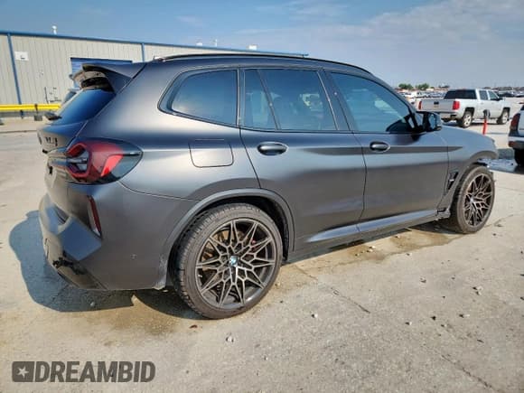 ✅ 2024 BMW X3 M • VIN: 5YM13EC07R9U76489 • Lot: 69229495. Wystawiony na Copart z przebiegiem 22 520 mil. Bezpłatny archiwum sprzedaży aukcyjnych z USA i szczegółowy raport historii pojazdu na DreamBid. Zdjęcie 3.