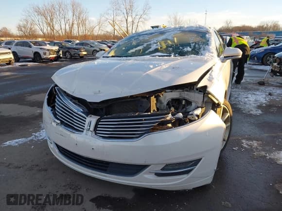 ✅ 2016 Lincoln MKZ • VIN: 3LN6L2J99GR607661 • Lot: 43864420. Wystawiony na IAAI z przebiegiem 159 439 mil. Bezpłatny archiwum sprzedaży aukcyjnych z USA i szczegółowy raport historii pojazdu na DreamBid. Zdjęcie 2.
