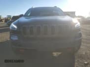 ✅ 2016 Jeep Cherokee Trailhawk • VIN: 1C4PJMBS8GW104373 • Lot: 92325795. Listed on Copart with 207,456 mi. Free auction sales archive from the USA and detailed vehicle history report at DreamBid. Image 5.