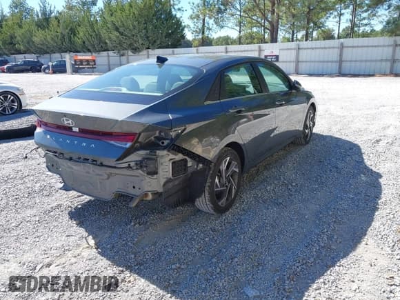 ✅ 2025 Hyundai Elantra SEL Convenience • VIN: KMHLS4DG9SU935756 • Lot: 43623411. Wystawiony na IAAI z przebiegiem 16 630 mil. Bezpłatny archiwum sprzedaży aukcyjnych z USA i szczegółowy raport historii pojazdu na DreamBid. Zdjęcie 4.