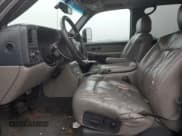 ✅ 2000 Chevrolet Suburban LS • VIN: 3GNFK16TXYG205867 • Лот: 87032424. Опубликован ранее на Copart с пробегом 307 632 миль. Бесплатный доступ к архиву аукционных продаж из США и подробный отчёт об истории автомобиля на DreamBid. Изображение 7.