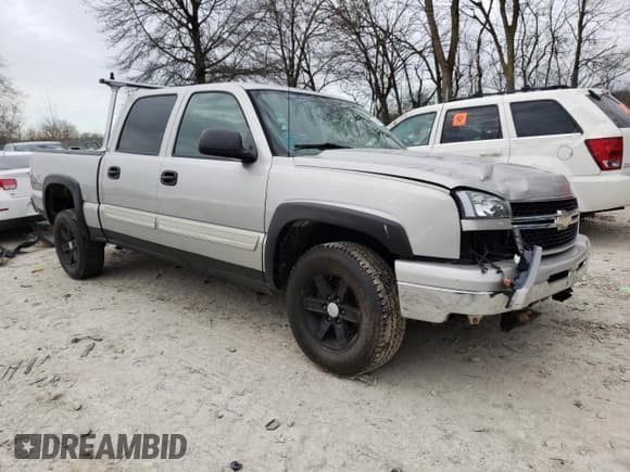 ✅ 2006 Chevrolet Silverado 1500 LS • VIN: 2GCEK13V461315359 • Лот: 46647324. Опубликован ранее на Copart с пробегом 147 442 миль. Бесплатный доступ к архиву аукционных продаж из США и подробный отчёт об истории автомобиля на DreamBid. Изображение 4.