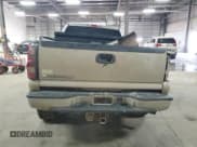✅ 2006 Chevrolet Silverado 2500HD LS • VIN: 1GCHK29G36E134019 • Lot: 54119355. Wystawiony na Copart z przebiegiem 324 388 mil. Bezpłatny archiwum sprzedaży aukcyjnych z USA i szczegółowy raport historii pojazdu na DreamBid. Zdjęcie 6.