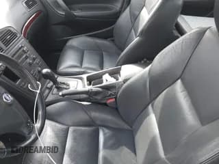 ✅ 2004 Volvo S60 • VIN: YV1RH59H942409026 • Lot: 43705592. Wystawiony na IAAI z przebiegiem 102 746 mil. Bezpłatny archiwum sprzedaży aukcyjnych z USA i szczegółowy raport historii pojazdu na DreamBid. Zdjęcie 5.