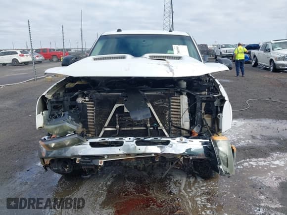 ✅ 2005 Chevrolet Silverado 2500HD LT • VIN: 1GCHK23215F950393 • Lot: 41780395. Wystawiony na IAAI z przebiegiem 294 419 mil. Bezpłatny archiwum sprzedaży aukcyjnych z USA i szczegółowy raport historii pojazdu na DreamBid. Zdjęcie 12.