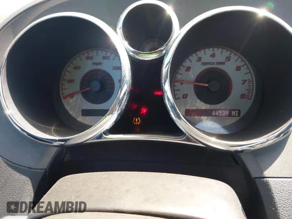 ✅ 2008 Pontiac Solstice • VIN: 1G2MB35B08Y120566 • Lot: 42028349. Wystawiony na IAAI z przebiegiem 44 539 mil. Bezpłatny archiwum sprzedaży aukcyjnych z USA i szczegółowy raport historii pojazdu na DreamBid. Zdjęcie 7.