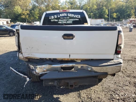 ✅ 2006 Chevrolet Silverado 2500HD LT1 • VIN: 1GCHK29D26E247336 • Lot: 92932585. Wystawiony na Copart z przebiegiem 320 091 mil. Bezpłatny archiwum sprzedaży aukcyjnych z USA i szczegółowy raport historii pojazdu na DreamBid. Zdjęcie 6.