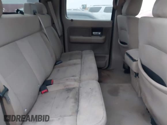 ✅ 2006 Ford F-150 XLT • VIN: 1FTPW12V76KC32149 • Lot: 43682769. Listed on IAAI with 180,423 mi. Free auction sales archive from the USA and detailed vehicle history report at DreamBid. Image 8.