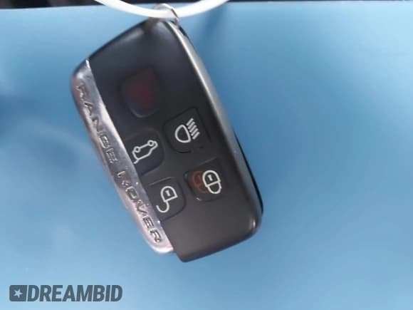 ✅ 2018 Land Rover Range Rover Velar S • VIN: SALYB2RV8JA728578 • Лот: 43577732. Опубликован ранее на IAAI с пробегом 55 987 миль. Бесплатный доступ к архиву аукционных продаж из США и подробный отчёт об истории автомобиля на DreamBid. Изображение 11.