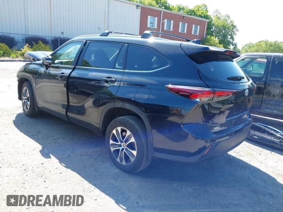 ✅ 2024 Toyota Highlander LE • VIN: 5TDKDRBHXRS536548 • Lot: 42390188. Wystawiony na IAAI z przebiegiem 27 406 mil. Bezpłatny archiwum sprzedaży aukcyjnych z USA i szczegółowy raport historii pojazdu na DreamBid. Zdjęcie 3.