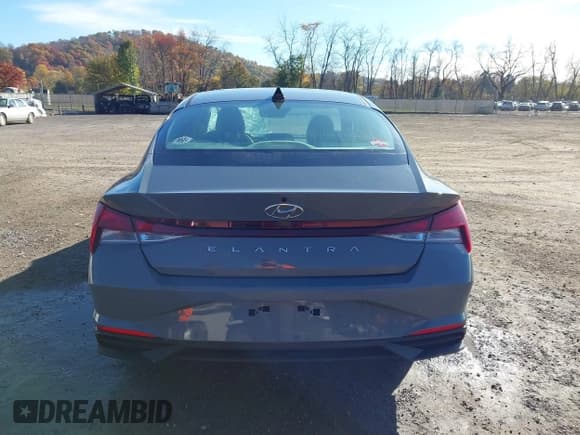 ✅ 2021 Hyundai Elantra SE • VIN: KMHLL4AG2MU155103 • Lot: 43598780. Listed on IAAI with 69,604 mi. Free auction sales archive from the USA and detailed vehicle history report at DreamBid. Image 17.