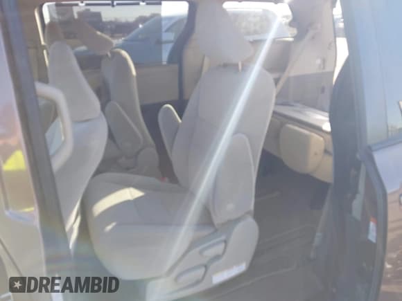 ✅ 2020 Toyota Sienna LE • VIN: 5TDJZ3DC7LS238865 • Lot: 43608509. Listed on IAAI with 120,639 mi. Free auction sales archive from the USA and detailed vehicle history report at DreamBid. Image 8.