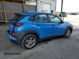 2018 Hyundai Kona SE z VIN KM8K12AA5JU174645, wystawiony jako Copart lot #63936183 z przebiegiem 51 904 mil mil oraz . Historia ofert i sprzedaży dostępna na DreamBid. Obrazek 3.