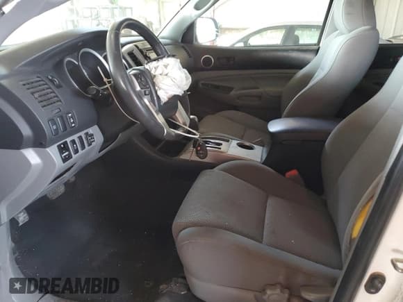 ✅ 2015 Toyota Tacoma PreRunner • VIN: 3TMJU4GNXFM175959 • Lot: 57895825. Listed on Copart with 157,955 mi. Free auction sales archive from the USA and detailed vehicle history report at DreamBid. Image 7.