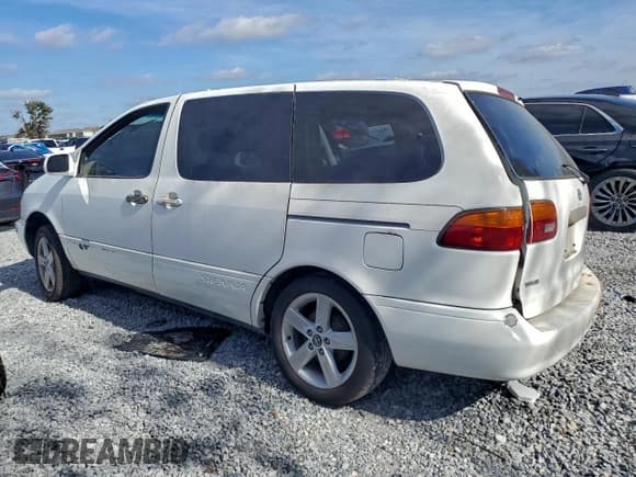 ✅ 1998 Toyota Sienna LE • VIN: 4T3ZF13CXWU066898 • Lot: 95279375. Listed on Copart with Not provided. Free auction sales archive from the USA and detailed vehicle history report at DreamBid. Image 2.