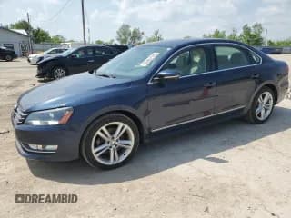 ✅ 2012 Volkswagen Passat SEL Premium • VIN: 1VWCM7A33CC012145 • Лот: 53576695. Опубликован ранее на Copart с пробегом 104 510 миль. Бесплатный доступ к архиву аукционных продаж из США и подробный отчёт об истории автомобиля на DreamBid. Изображение 1.